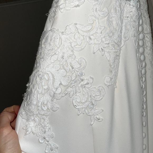 Essence Of Australia Wedding Dress - Picture 10 of 17
